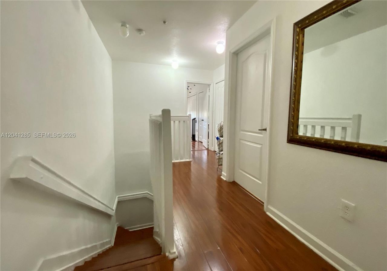 7250 NW 177th St , Unit 200-16, Hialeah, FL 33015 Photo