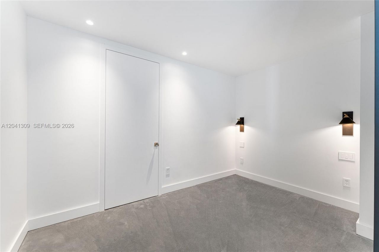 10201 Collins Ave , Unit 906, Bal Harbour, FL 33154 Photo