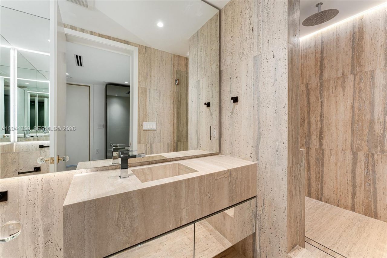 10201 Collins Ave , Unit 906, Bal Harbour, FL 33154 Photo
