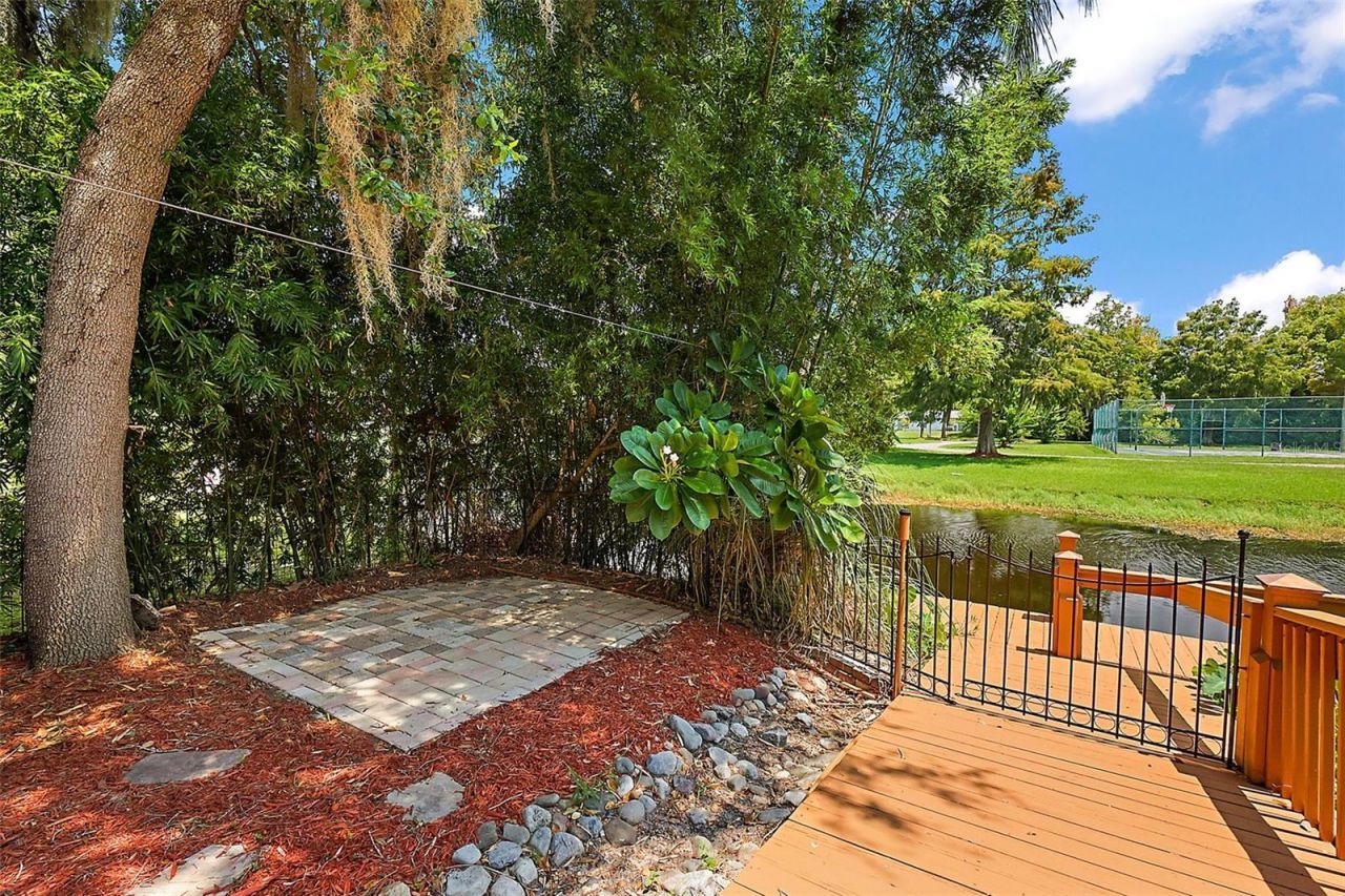 507 Lakeshore Drive, Eustis, FL 32726 Photo
