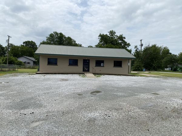 301 E Conner Avenue , Fairland, OK 74343
