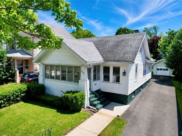 132 Winthrop Road , Syracuse, NY 13206