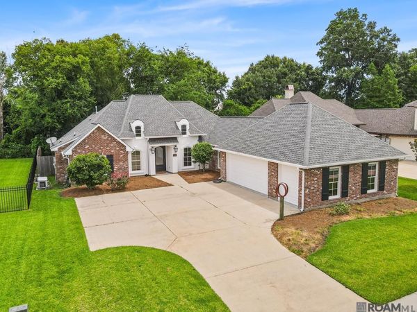 210 Fieldhouse Ave, St Gabriel, LA 70776
