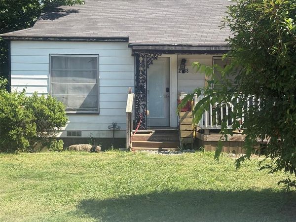 2738 Wilhurt Avenue , Dallas, TX 75216