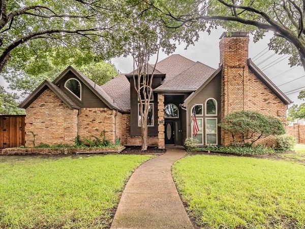 2002 Diamond Oaks Drive, Garland, TX 75044