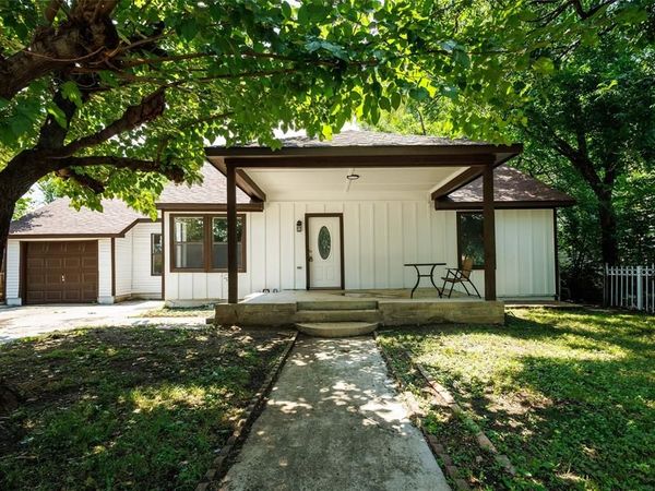 305 Hensley Drive , Grand Prairie, TX 75050