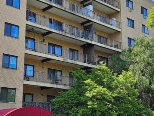 44 S Main St, Lodi, NJ 07644