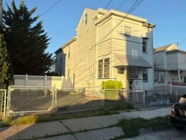 53 Henderson St, Paterson, NJ 07501