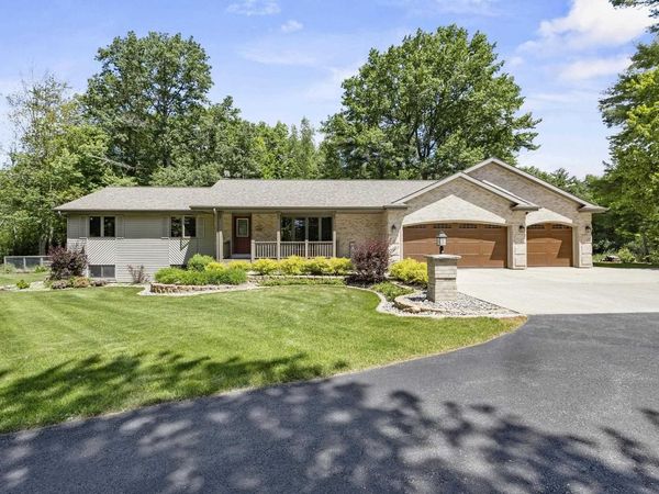 W2384 SEQUIN ROAD, Marinette, WI 54143