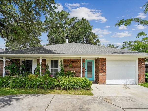 806 COLONIAL CLUB Drive , Harahan, LA 70123