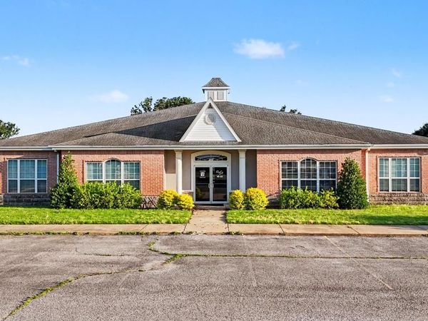 102 SE Executive Drive , Bentonville, AR 72712