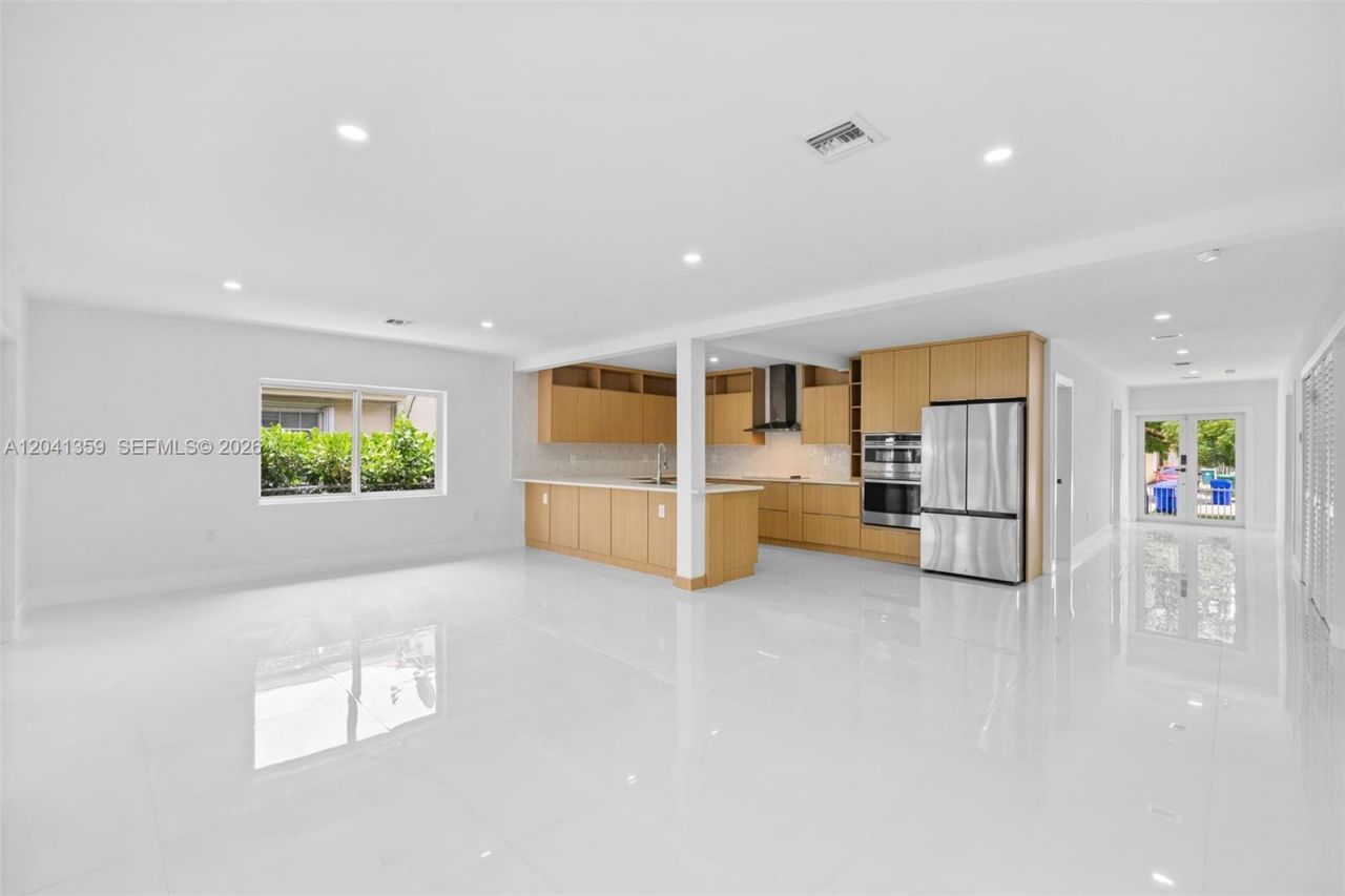 2940 SW 12th St , Miami, FL 33135 Photo