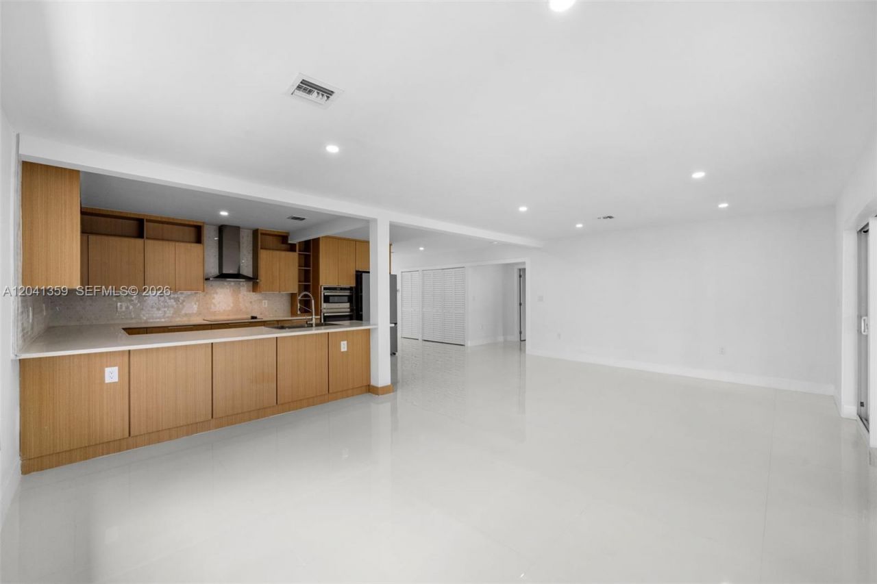 2940 SW 12th St , Miami, FL 33135 Photo