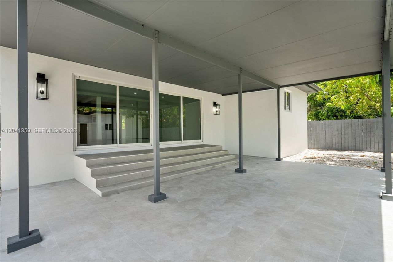 2940 SW 12th St , Miami, FL 33135 Photo