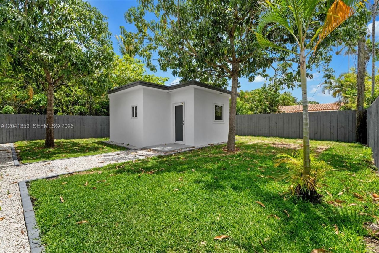2940 SW 12th St , Miami, FL 33135 Photo