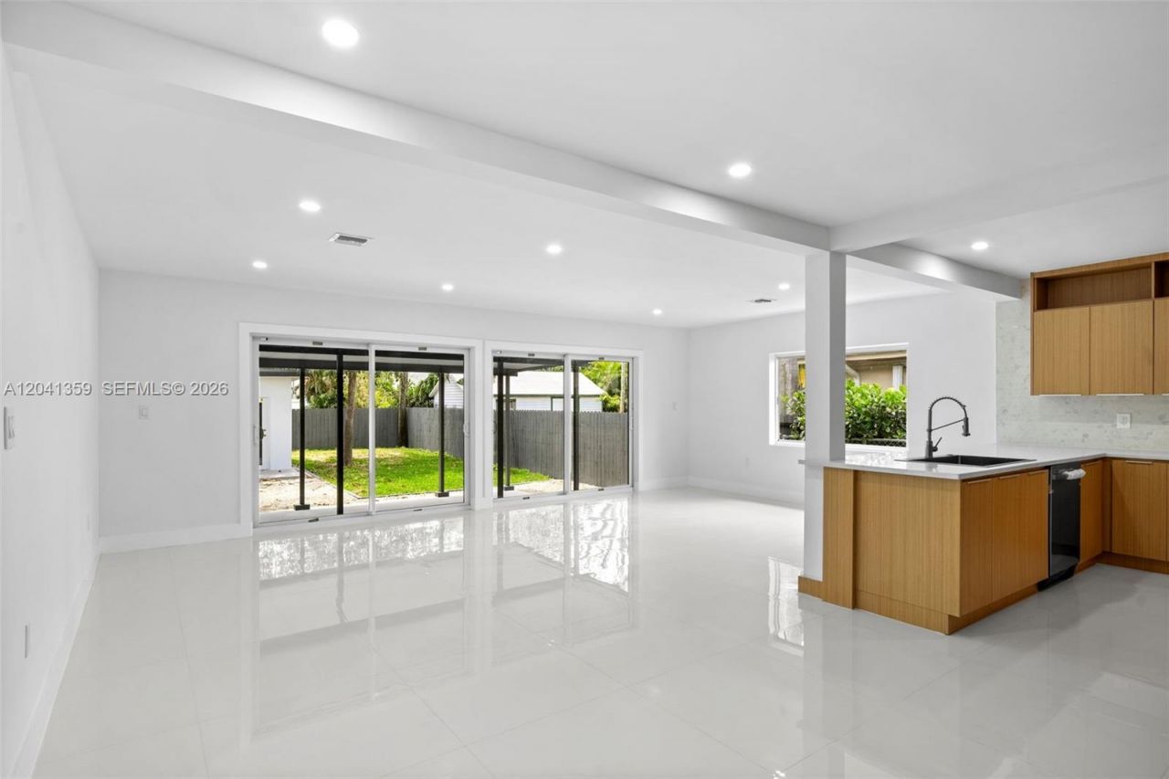 2940 SW 12th St , Miami, FL 33135 Photo