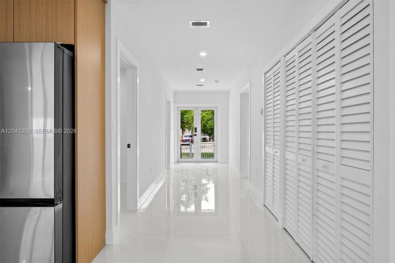 2940 SW 12th St , Miami, FL 33135 Photo