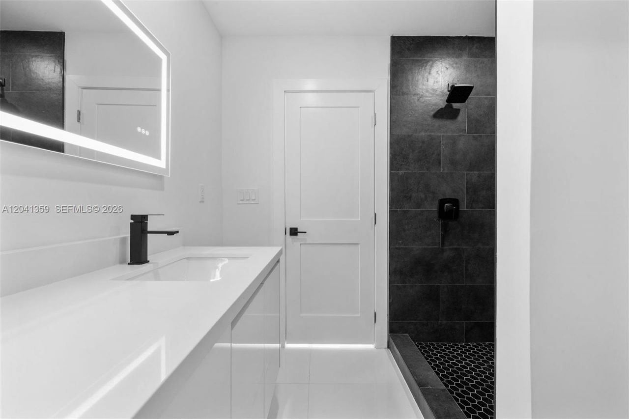 2940 SW 12th St , Miami, FL 33135 Photo