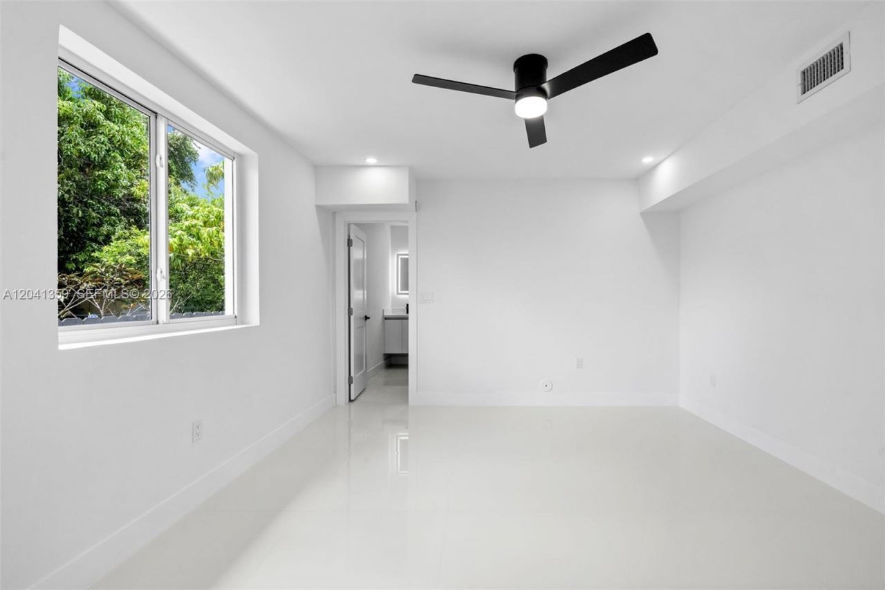 2940 SW 12th St , Miami, FL 33135 Photo