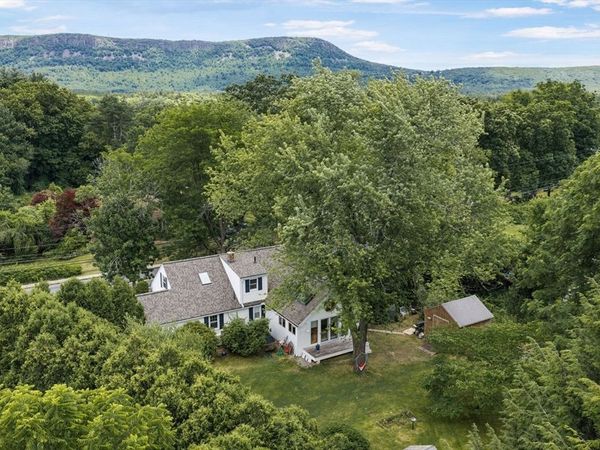 183 Park St, Easthampton, MA 01027