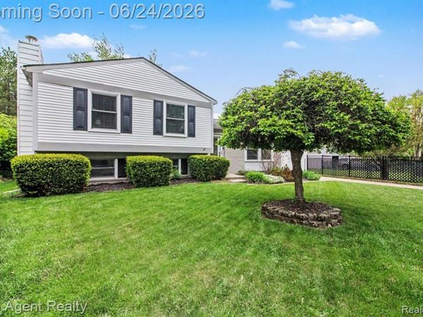41636 Tetley Drive, Sterling Heights, MI 48313