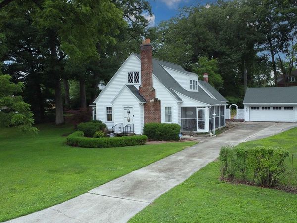 120 E Washington Avenue , Watseka, IL 60970