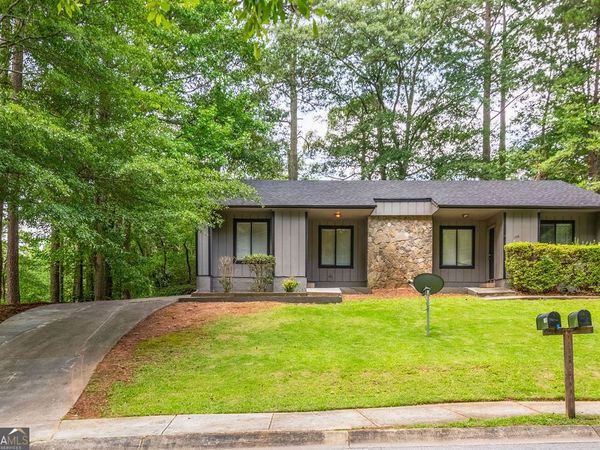 106 Summerwood Drive, Fairburn, GA 30213