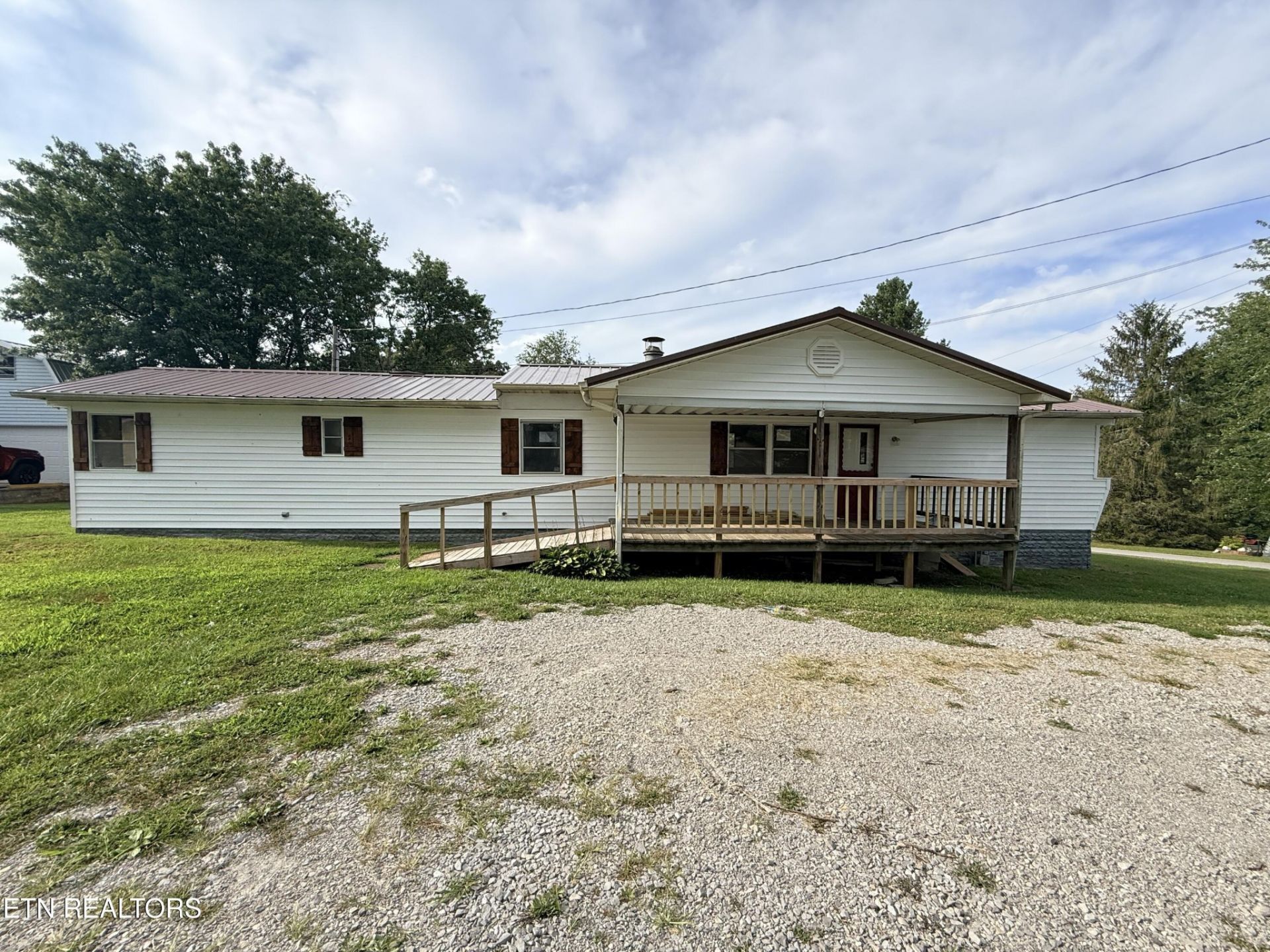 431 Patton Heights Circle, Jamestown, TN 38556 Main Photo