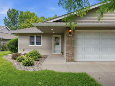 724 Victoria Court, Stillwater, MN 55082
