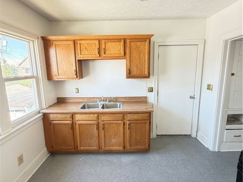 4857 E 84th Street, Garfield Heights, OH 44125 Photo 2