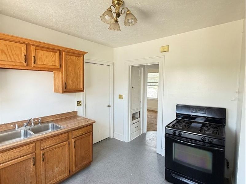 4857 E 84th Street, Garfield Heights, OH 44125 Photo 4