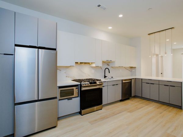 3821 N Ashland Avenue , Unit 504, Chicago, IL 60613