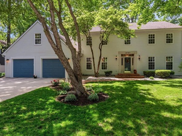 1837 S LEE STREET, Appleton, WI 54915