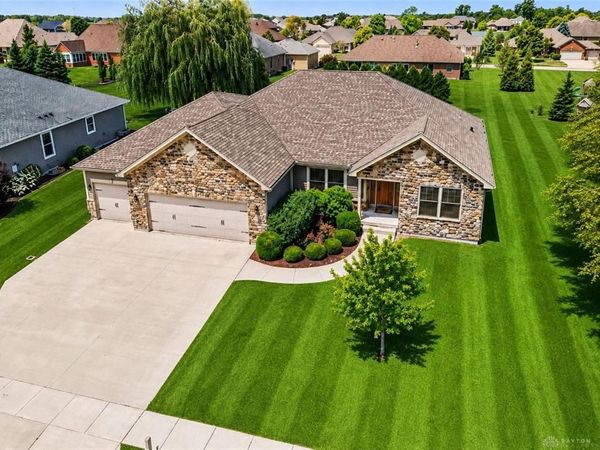 1215 Daylily Way, Troy, OH 45373