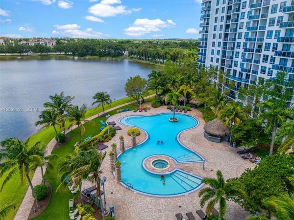 2641 N Flamingo Rd, Unit 304N, Sunrise, FL 33323