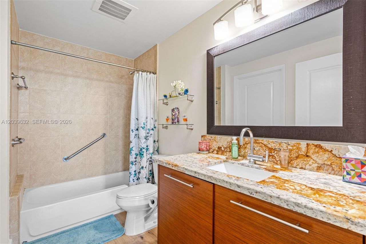 2641 N Flamingo Rd, Unit 304N, Sunrise, FL 33323 Photo