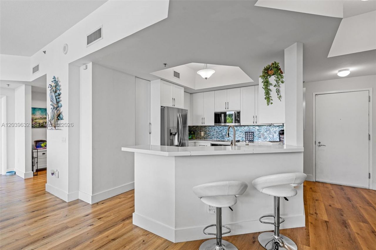2641 N Flamingo Rd, Unit 304N, Sunrise, FL 33323 Photo