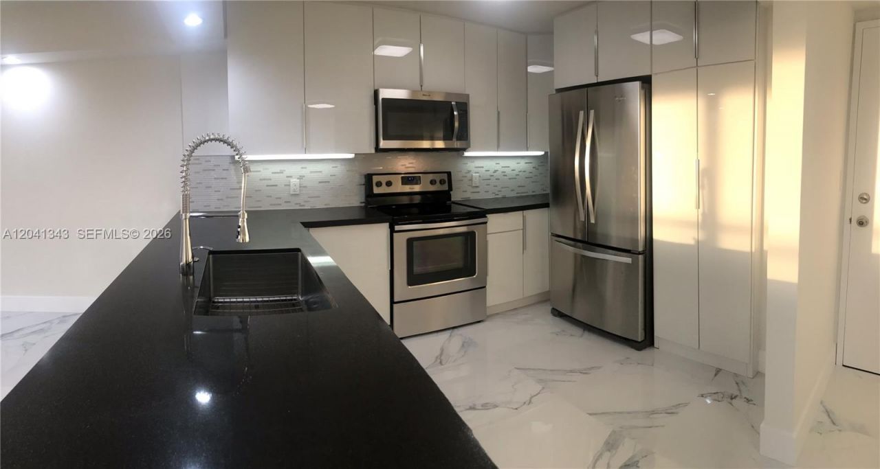 1901 Brickell Ave, Unit B2003, Miami, FL 33129 Photo