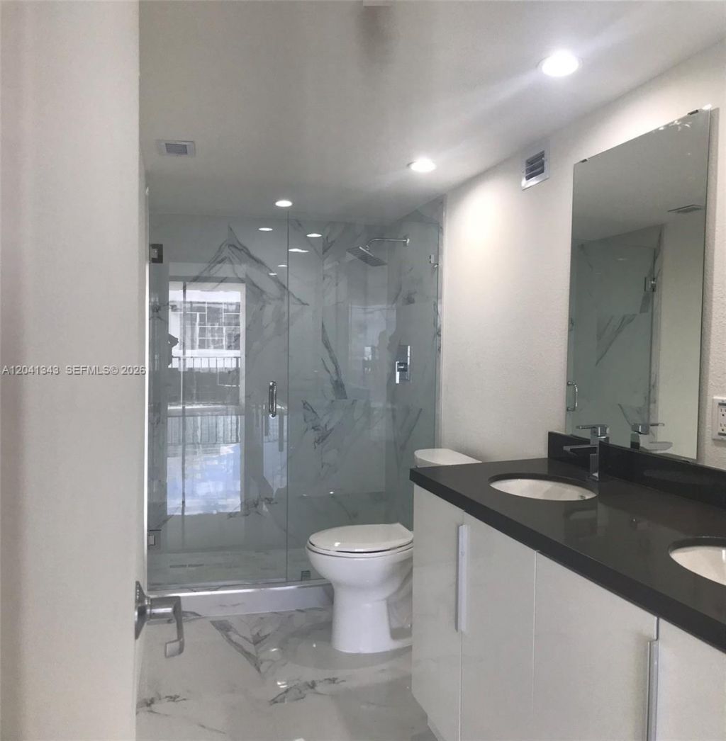 1901 Brickell Ave, Unit B2003, Miami, FL 33129 Photo