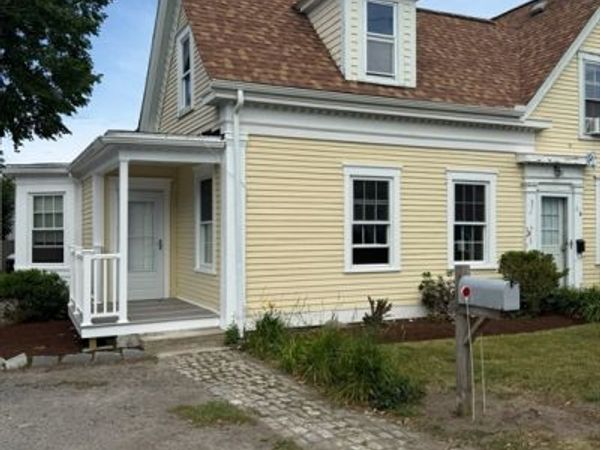 21 Pleasant St, Unit 8, Barnstable, MA 02601