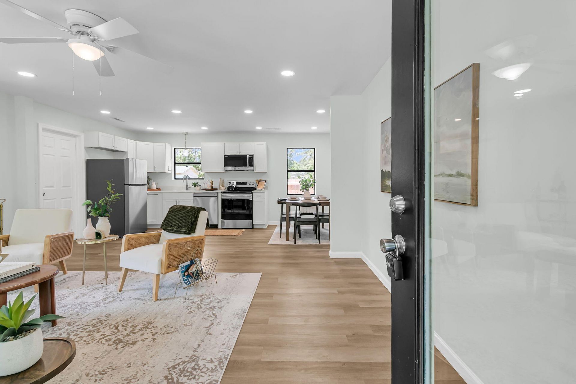 802 Royle Road Photo 4