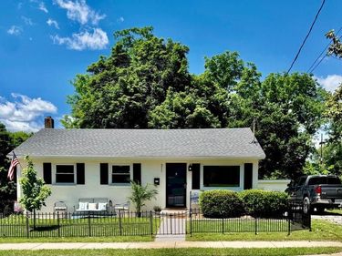 311 S BUCKMARSH STREET, BERRYVILLE, VA 22611