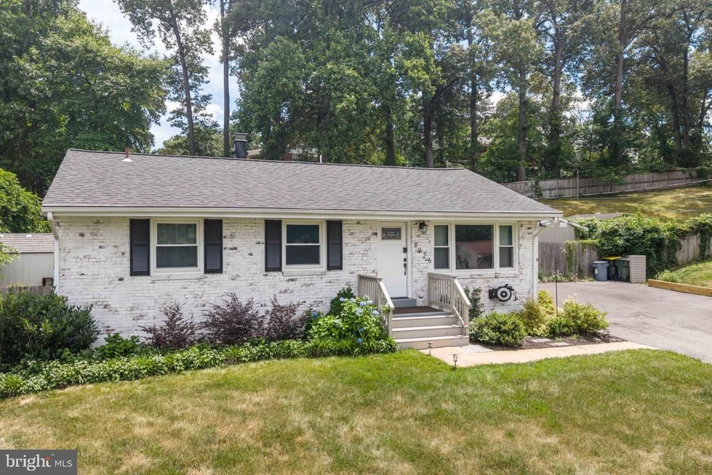 8926 Sylvania Street, Lorton, VA 22079 Main Photo