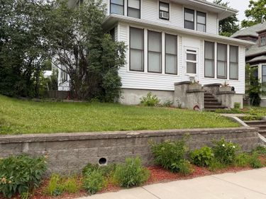 422 S Broadway Street, New Ulm, MN 56073