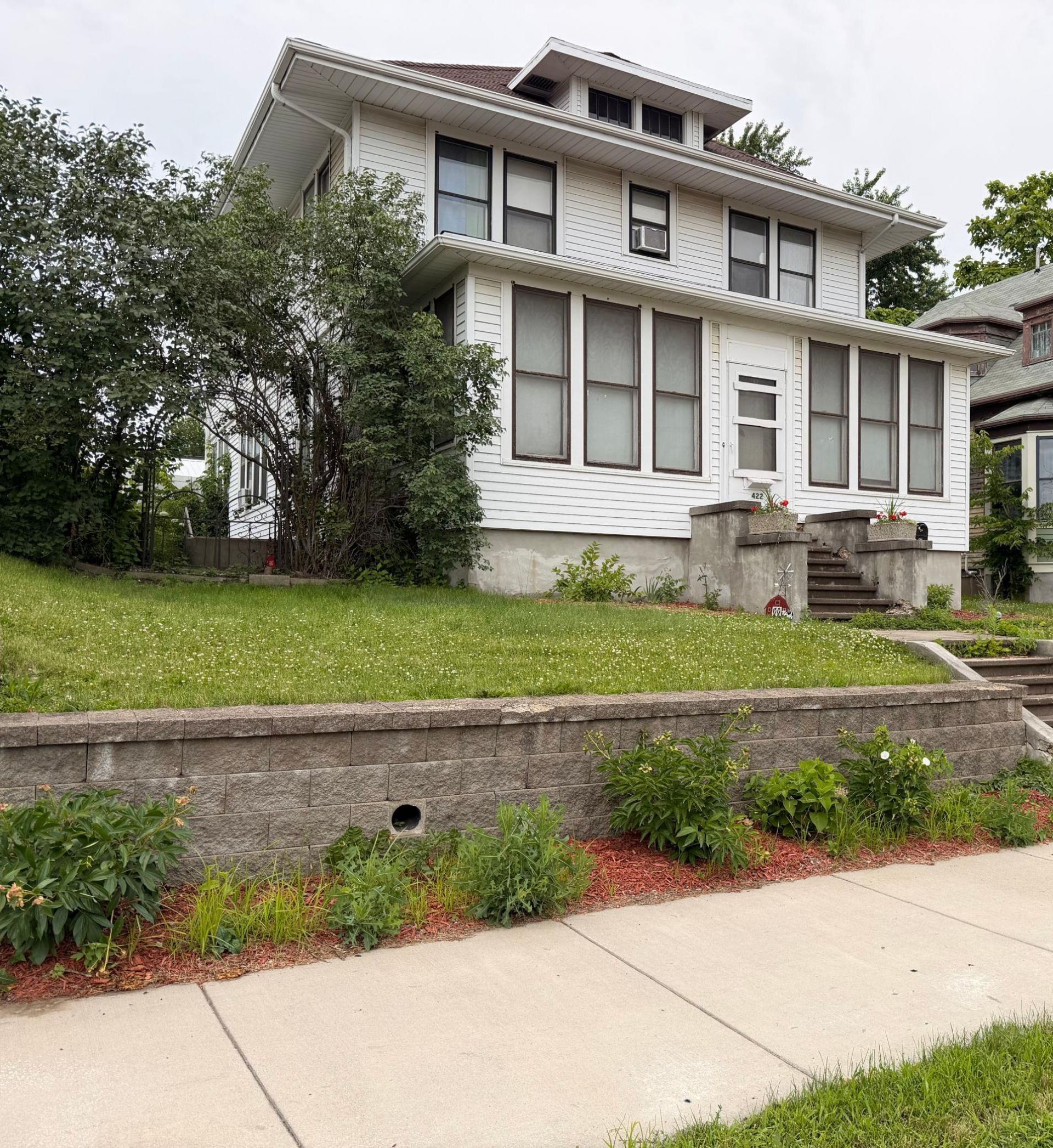 422 S Broadway Street, New Ulm, MN 56073