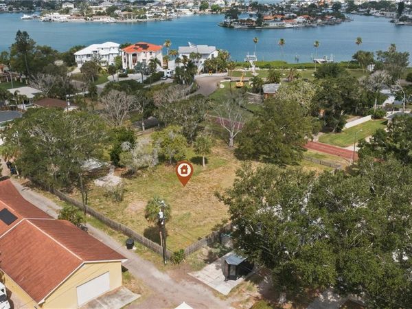 698 VILLAGRANDE AVENUE S, ST PETERSBURG, FL 33707