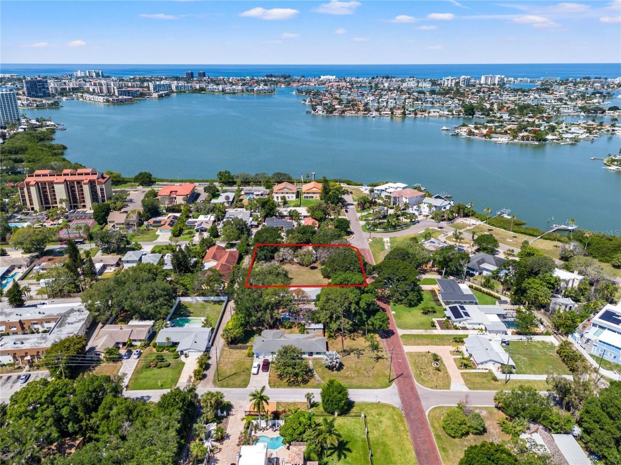 698 Villagrande Avenue S, Saint Petersburg, FL 33707 Photo