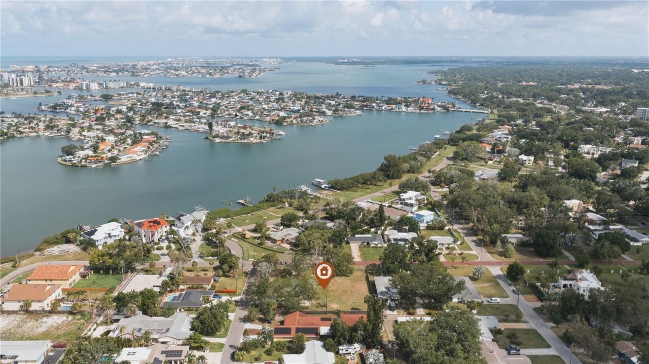 698 Villagrande Avenue S, Saint Petersburg, FL 33707 Photo