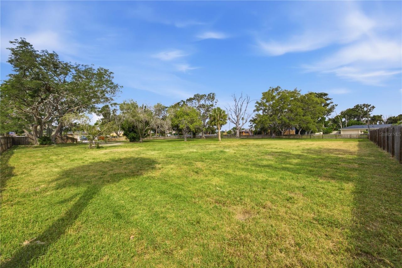 698 Villagrande Avenue S, Saint Petersburg, FL 33707 Photo