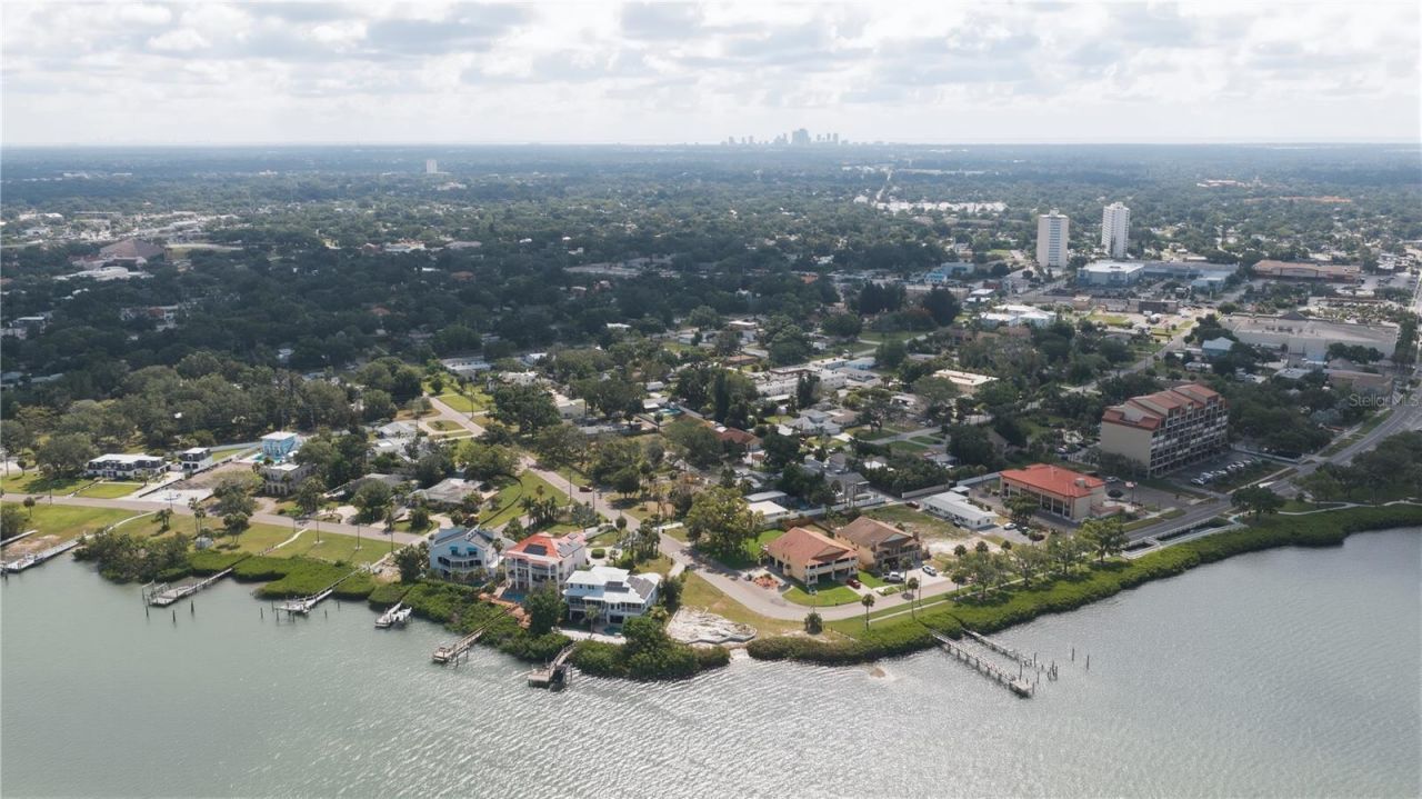 698 Villagrande Avenue S, Saint Petersburg, FL 33707 Photo